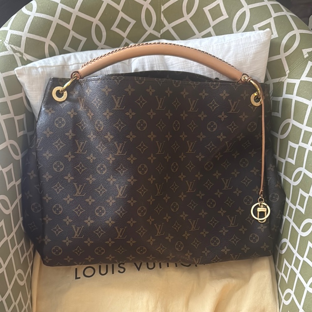 Louis Vuitton  GM Artsy - Picture 4 of 17